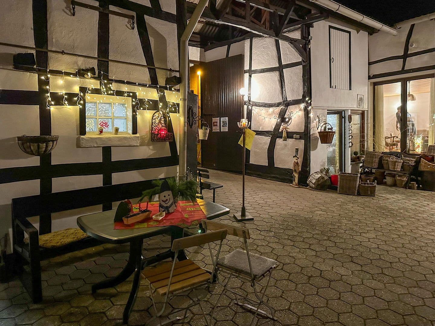 Prodej domu 232 m², pozemek 1.554 m², Schmittstr. 51, Bonn, Severní Porýní-Vestfálsko Prodej domu 232 m², pozemek 1.554 m², Schmittstr. 51, Bonn, Severní Porýní-Vestfálsko