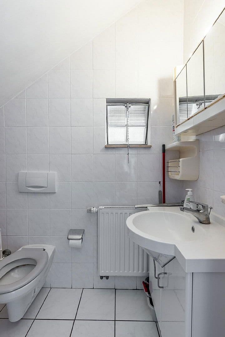 Prodej domu 232 m², pozemek 1.554 m², Schmittstr. 51, Bonn, Severní Porýní-Vestfálsko Prodej domu 232 m², pozemek 1.554 m², Schmittstr. 51, Bonn, Severní Porýní-Vestfálsko