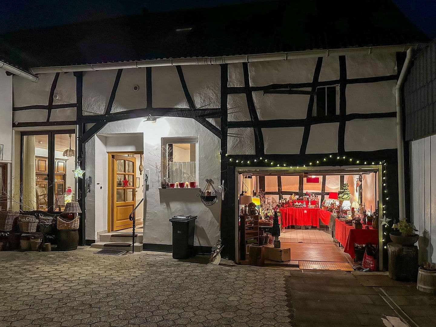 Prodej domu 232 m², pozemek 1.554 m², Schmittstr. 51, Bonn, Severní Porýní-Vestfálsko Prodej domu 232 m², pozemek 1.554 m², Schmittstr. 51, Bonn, Severní Porýní-Vestfálsko