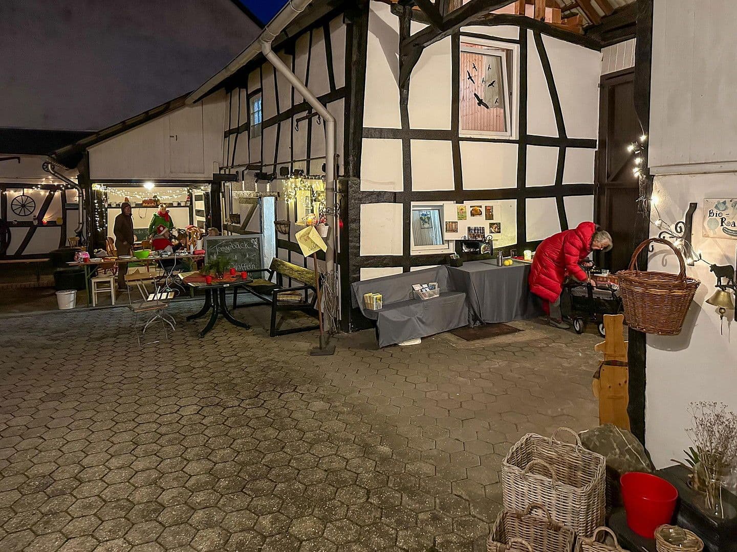 Prodej domu 232 m², pozemek 1.554 m², Schmittstr. 51, Bonn, Severní Porýní-Vestfálsko Prodej domu 232 m², pozemek 1.554 m², Schmittstr. 51, Bonn, Severní Porýní-Vestfálsko