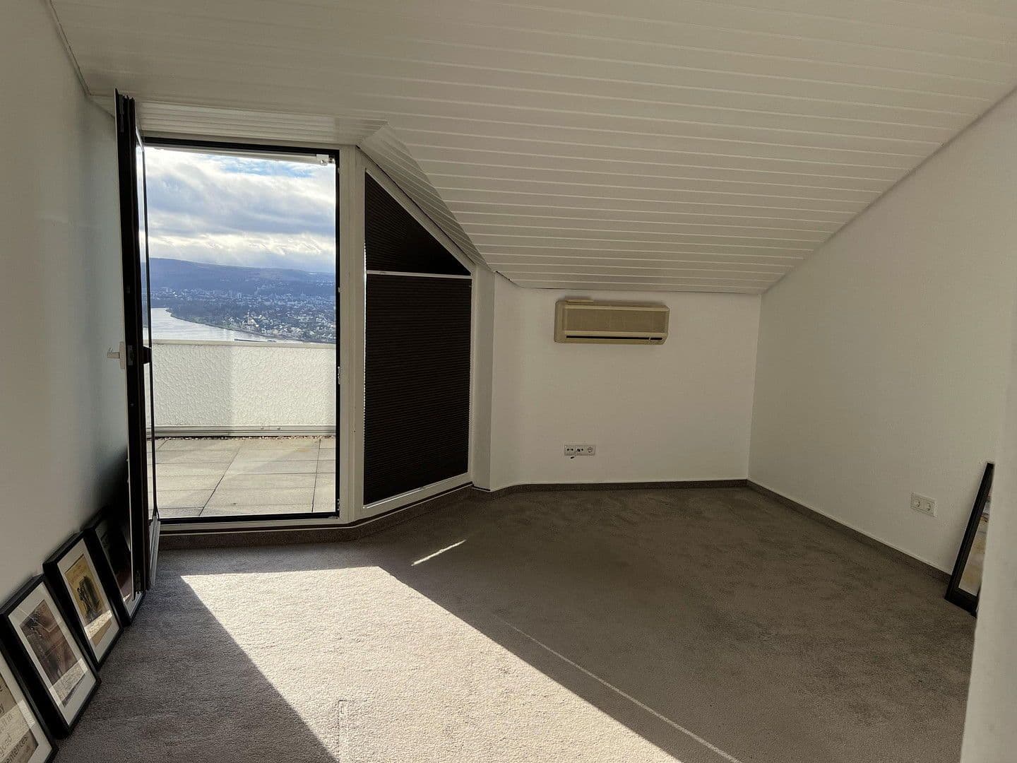 Pronájem bytu 3+1 135 m², Vallendar, Porýní-Falc Pronájem bytu 3+1 135 m², Vallendar, Porýní-Falc