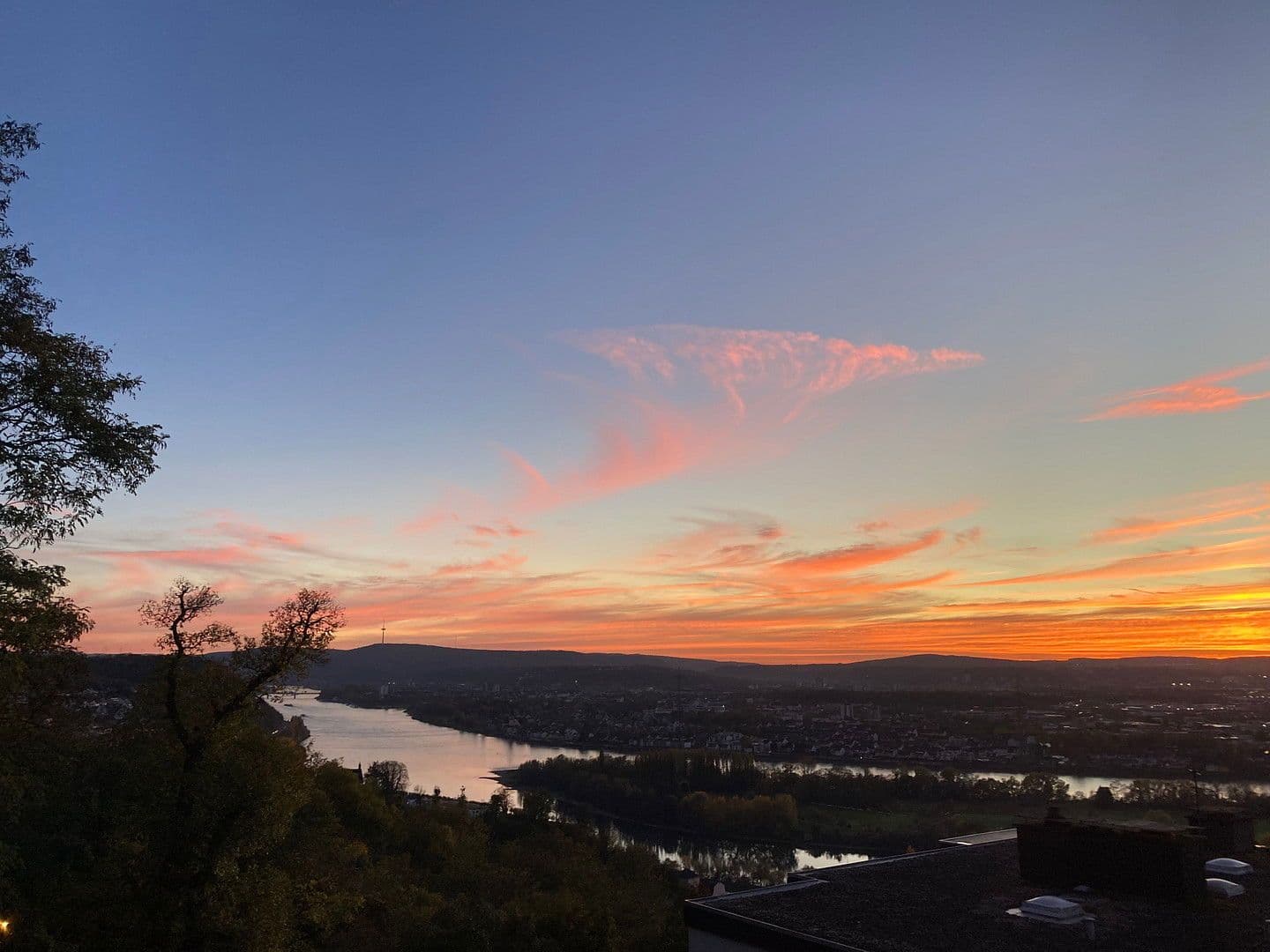 Pronájem bytu 3+1 135 m², Vallendar, Porýní-Falc Pronájem bytu 3+1 135 m², Vallendar, Porýní-Falc