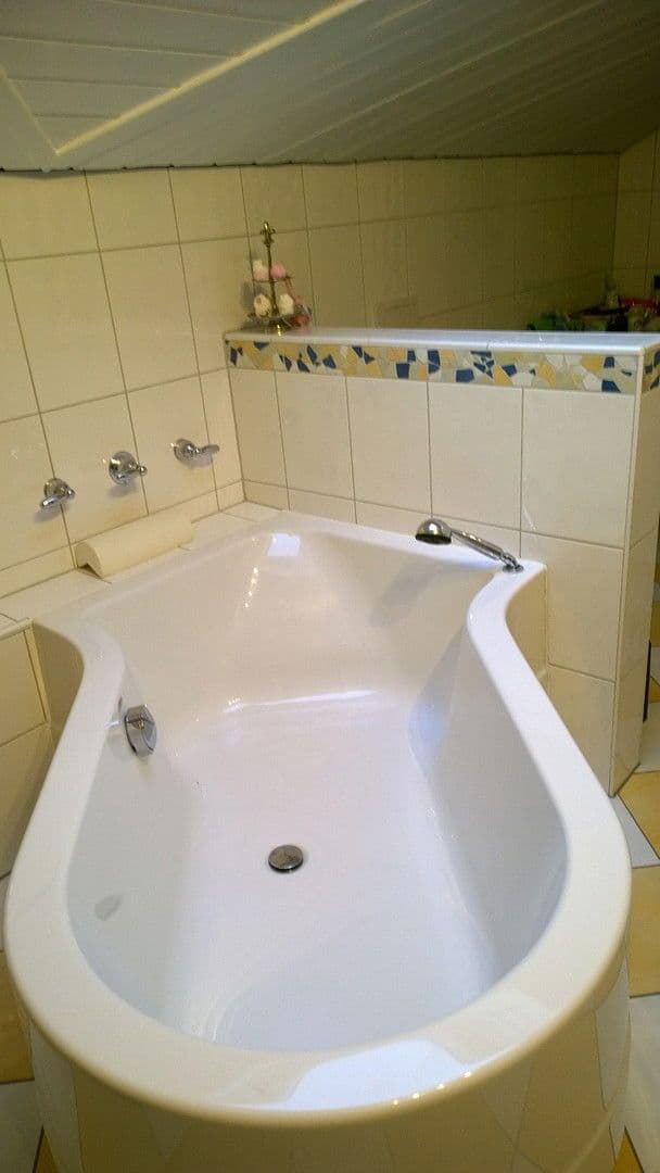 Pronájem bytu 3+1 135 m², Vallendar, Porýní-Falc Pronájem bytu 3+1 135 m², Vallendar, Porýní-Falc