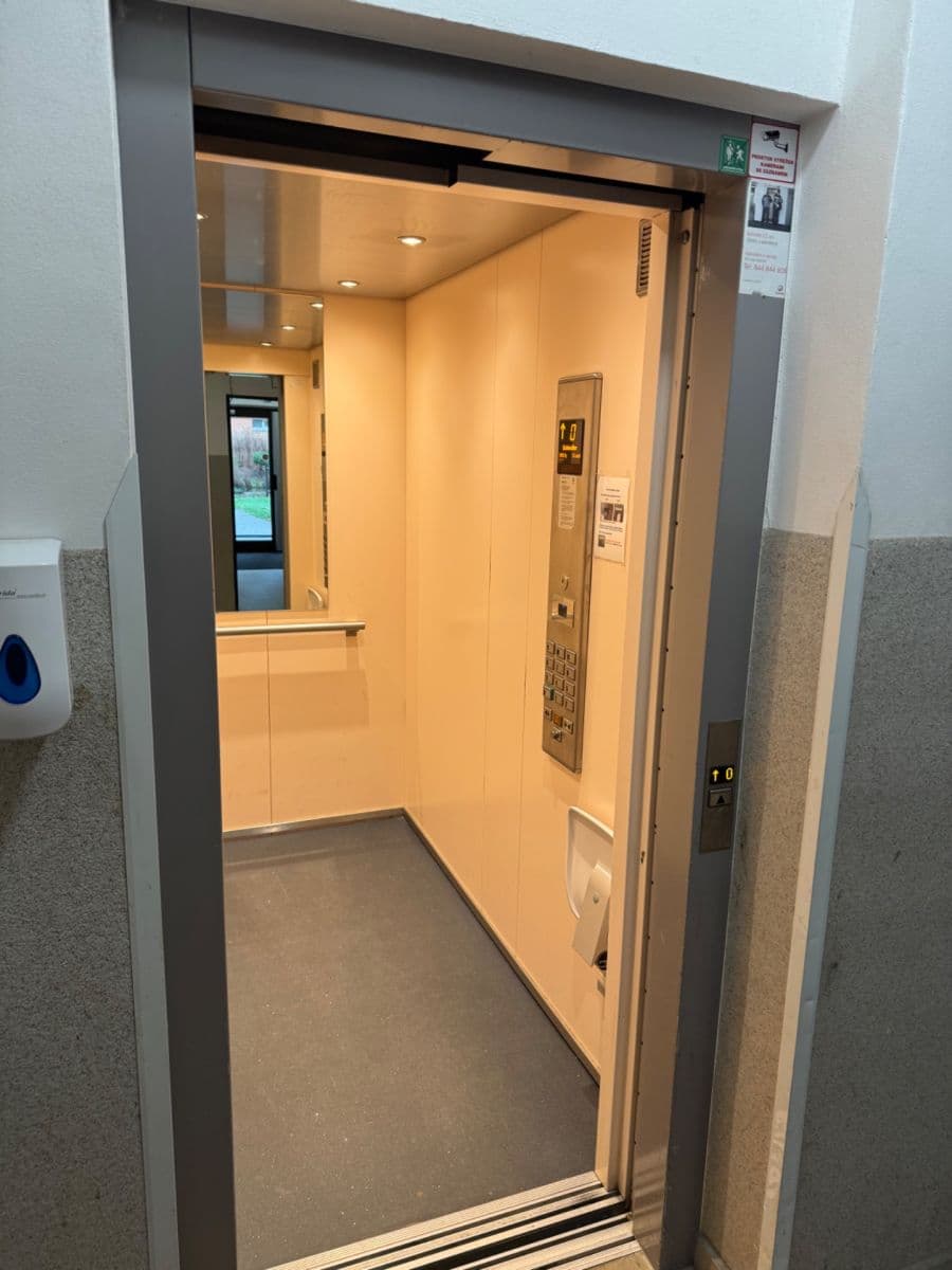 Pronájem bytu 1+kk 38 m², Květnového vítězství, Praha, Praha Pronájem bytu 1+kk 38 m², Květnového vítězství, Praha, Praha