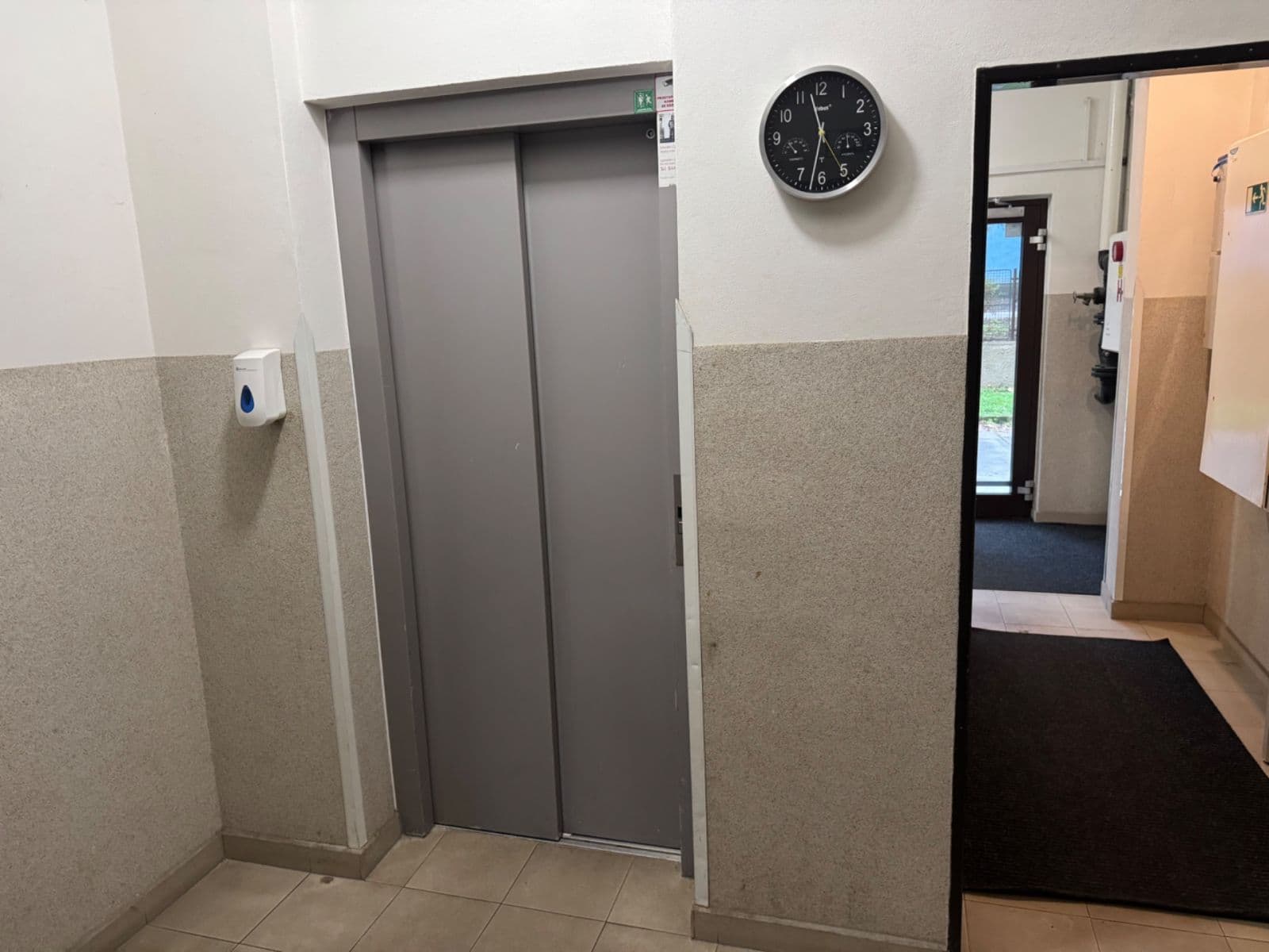 Pronájem bytu 1+kk 38 m², Květnového vítězství, Praha, Praha Pronájem bytu 1+kk 38 m², Květnového vítězství, Praha, Praha