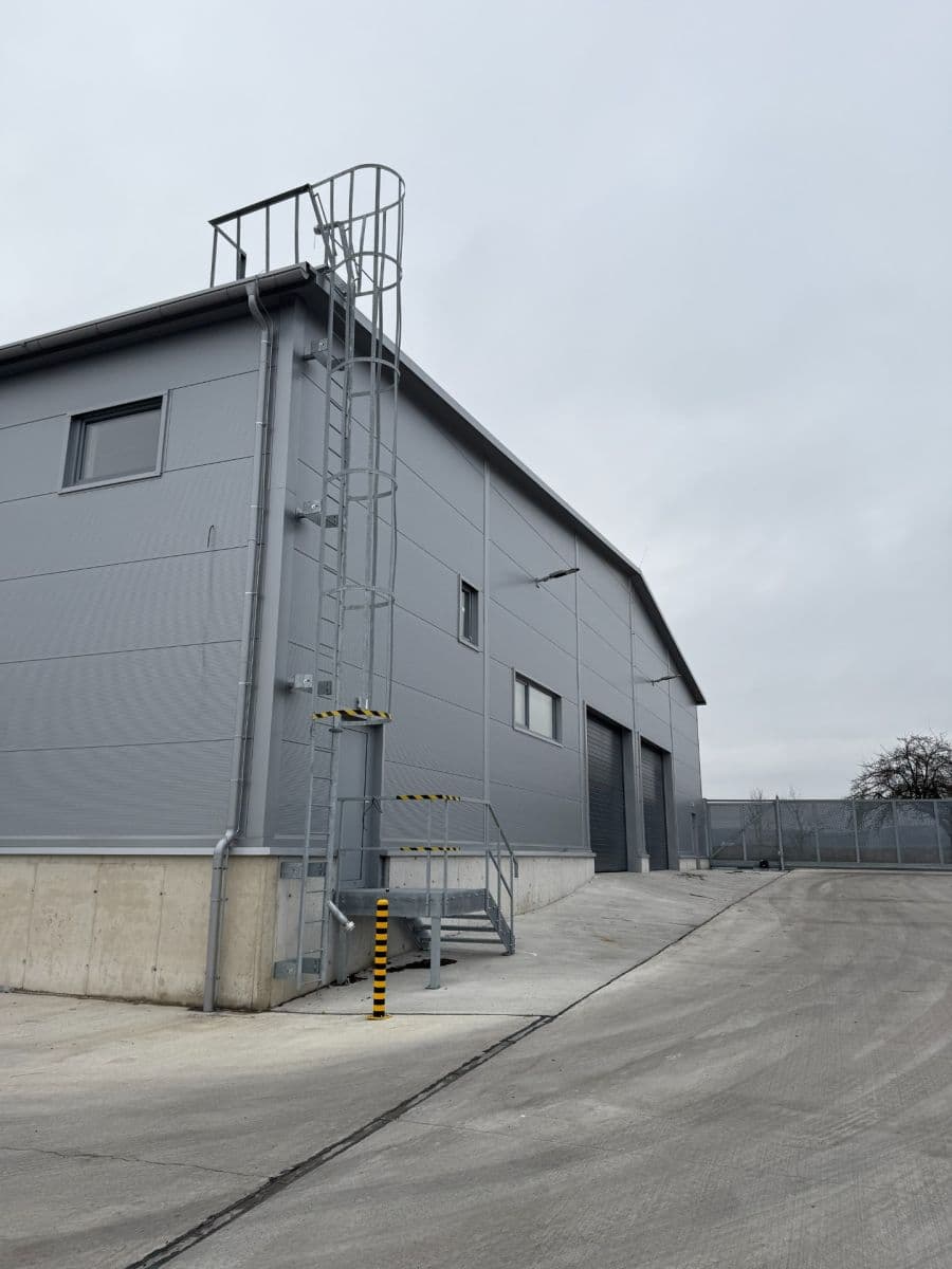 Pronájem nebytového prostoru 998 m², Tlustice, Středočeský kraj Pronájem nebytového prostoru 998 m², Tlustice, Středočeský kraj