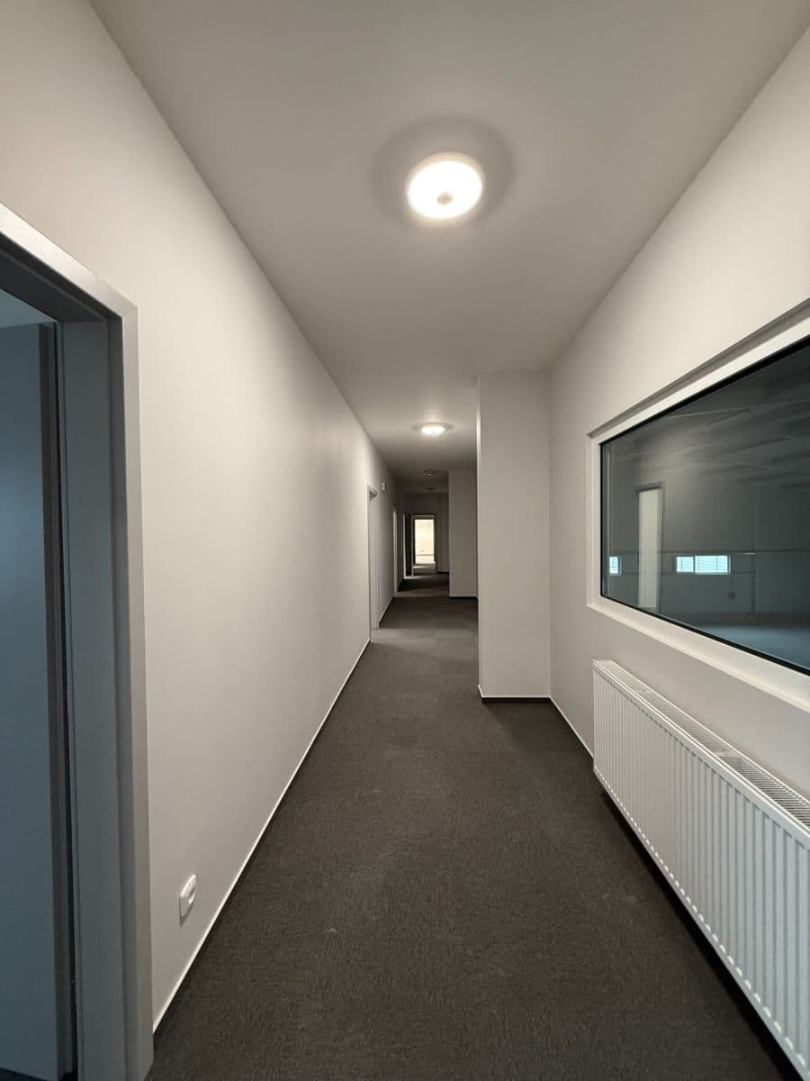 Pronájem nebytového prostoru 998 m², Tlustice, Středočeský kraj Pronájem nebytového prostoru 998 m², Tlustice, Středočeský kraj