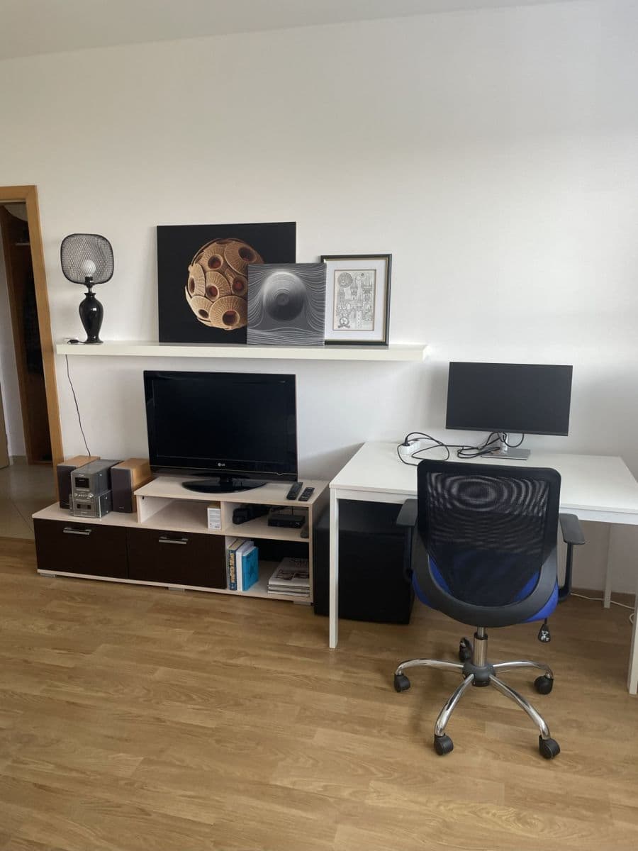Pronájem bytu 1+kk 33 m², Nademlejnská, Praha, Praha Pronájem bytu 1+kk 33 m², Nademlejnská, Praha, Praha