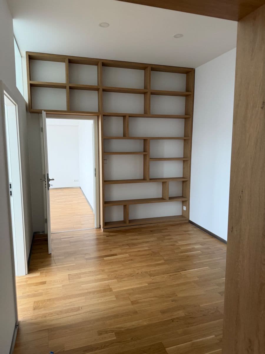 Pronájem bytu 4+kk 95 m², Sukova třída, Pardubice, Pardubický kraj Pronájem bytu 4+kk 95 m², Sukova třída, Pardubice, Pardubický kraj