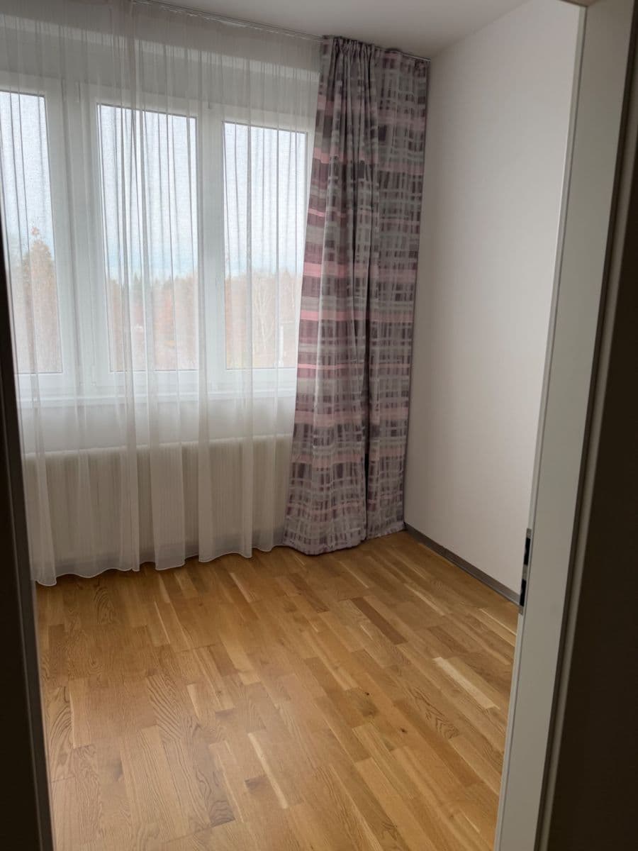 Pronájem bytu 4+kk 95 m², Sukova třída, Pardubice, Pardubický kraj Pronájem bytu 4+kk 95 m², Sukova třída, Pardubice, Pardubický kraj