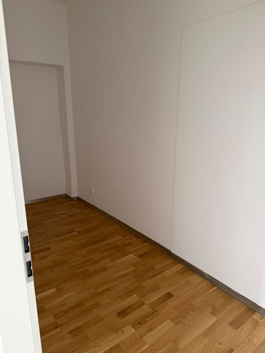 Pronájem bytu 4+kk 95 m², Sukova třída, Pardubice, Pardubický kraj Pronájem bytu 4+kk 95 m², Sukova třída, Pardubice, Pardubický kraj