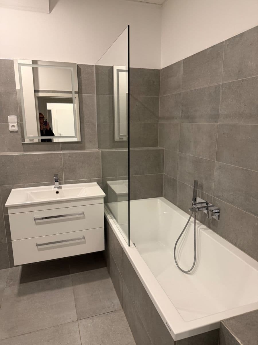 Pronájem bytu 4+kk 95 m², Sukova třída, Pardubice, Pardubický kraj Pronájem bytu 4+kk 95 m², Sukova třída, Pardubice, Pardubický kraj