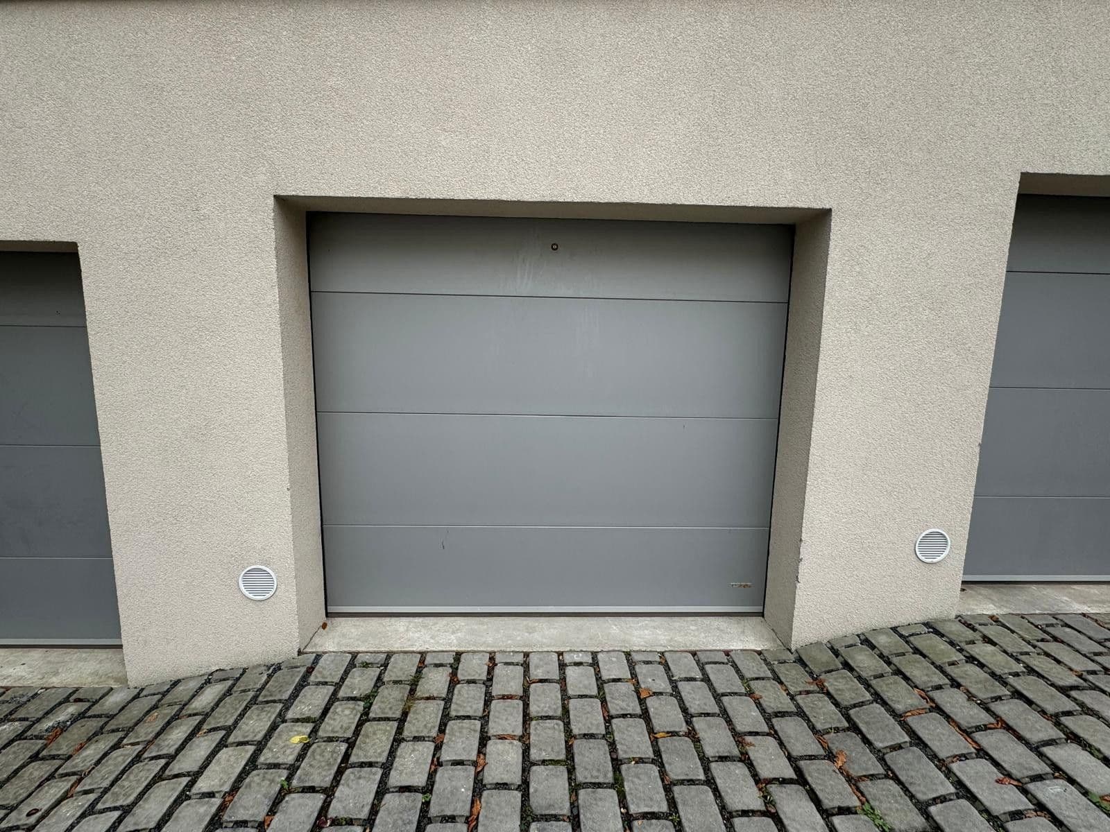 Pronájem garáže 15 m², Bořivojova, Praha, Praha Pronájem garáže 15 m², Bořivojova, Praha, Praha