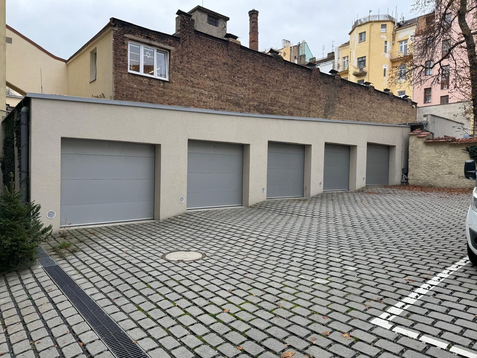 Pronájem garáže 15 m², Bořivojova, Praha, Praha Pronájem garáže 15 m², Bořivojova, Praha, Praha