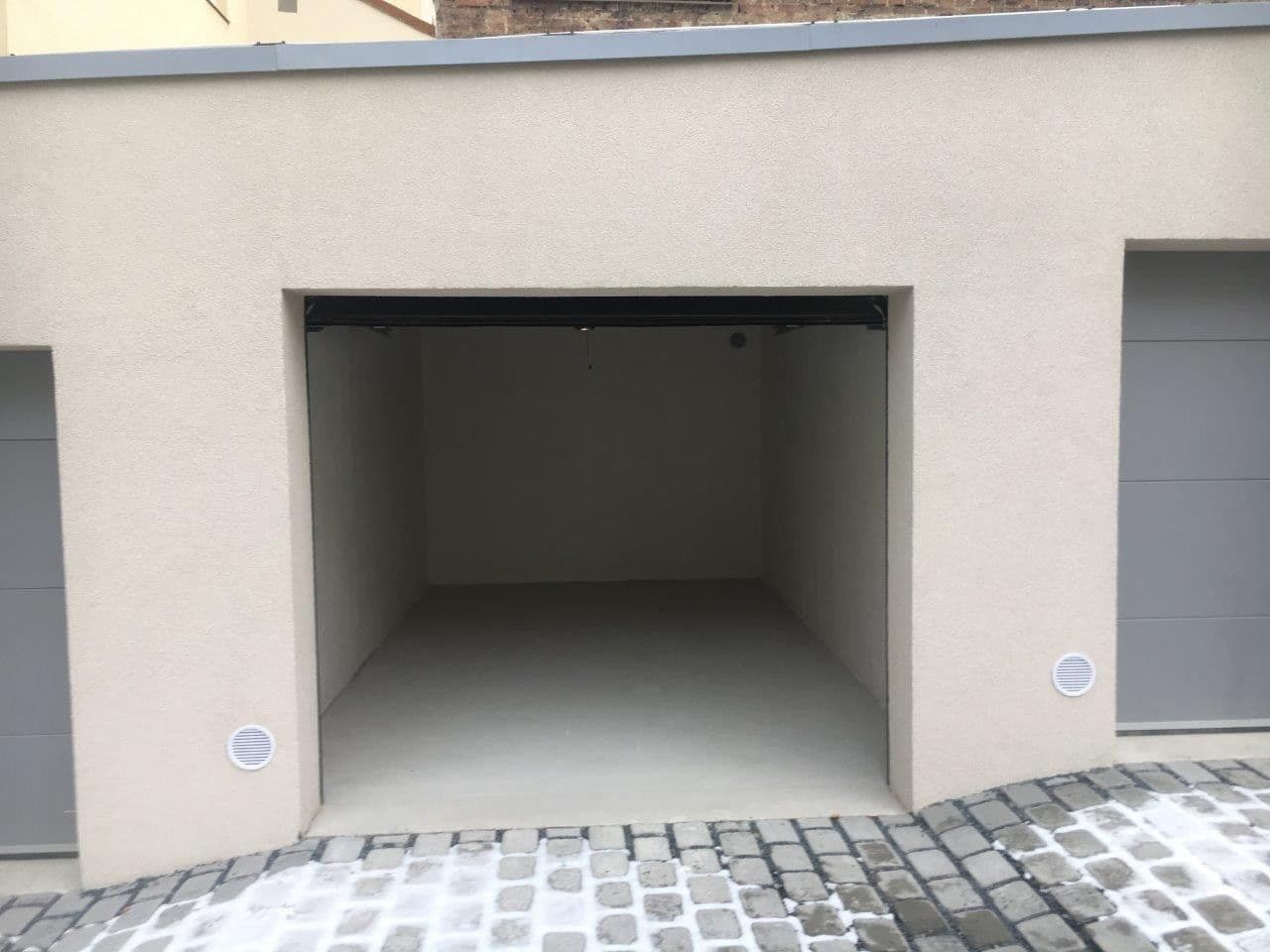 Pronájem garáže 15 m², Bořivojova, Praha, Praha Pronájem garáže 15 m², Bořivojova, Praha, Praha