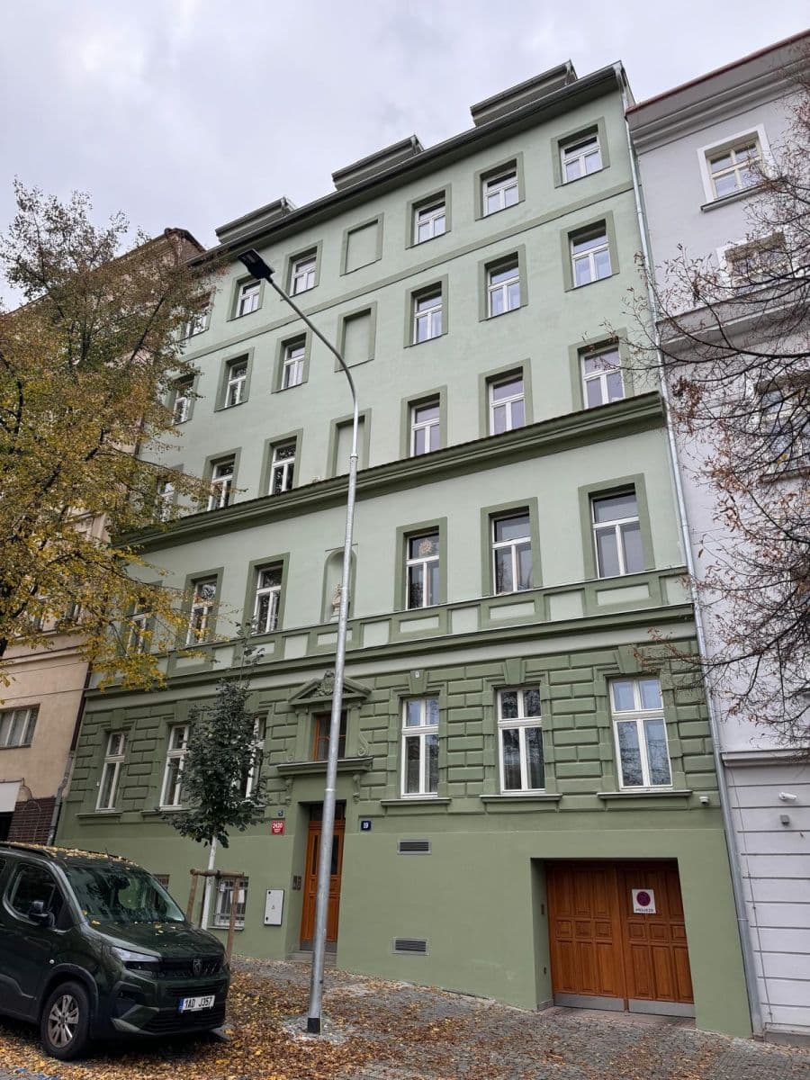 Pronájem garáže 15 m², Bořivojova, Praha, Praha Pronájem garáže 15 m², Bořivojova, Praha, Praha