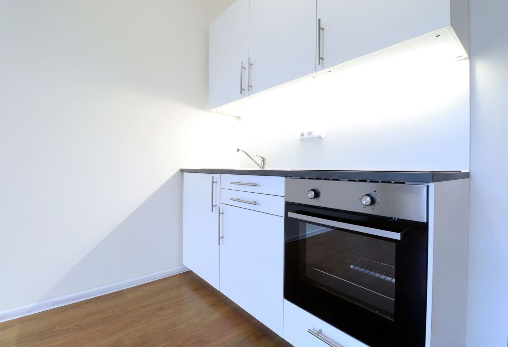 Pronájem bytu 1+kk 32 m², Makedonská, Praha, Praha Pronájem bytu 1+kk 32 m², Makedonská, Praha, Praha