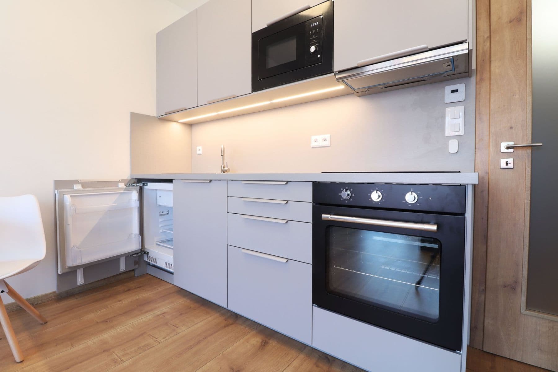 Pronájem bytu 1+kk 28 m², Stejnosměrná, Praha, Praha Pronájem bytu 1+kk 28 m², Stejnosměrná, Praha, Praha