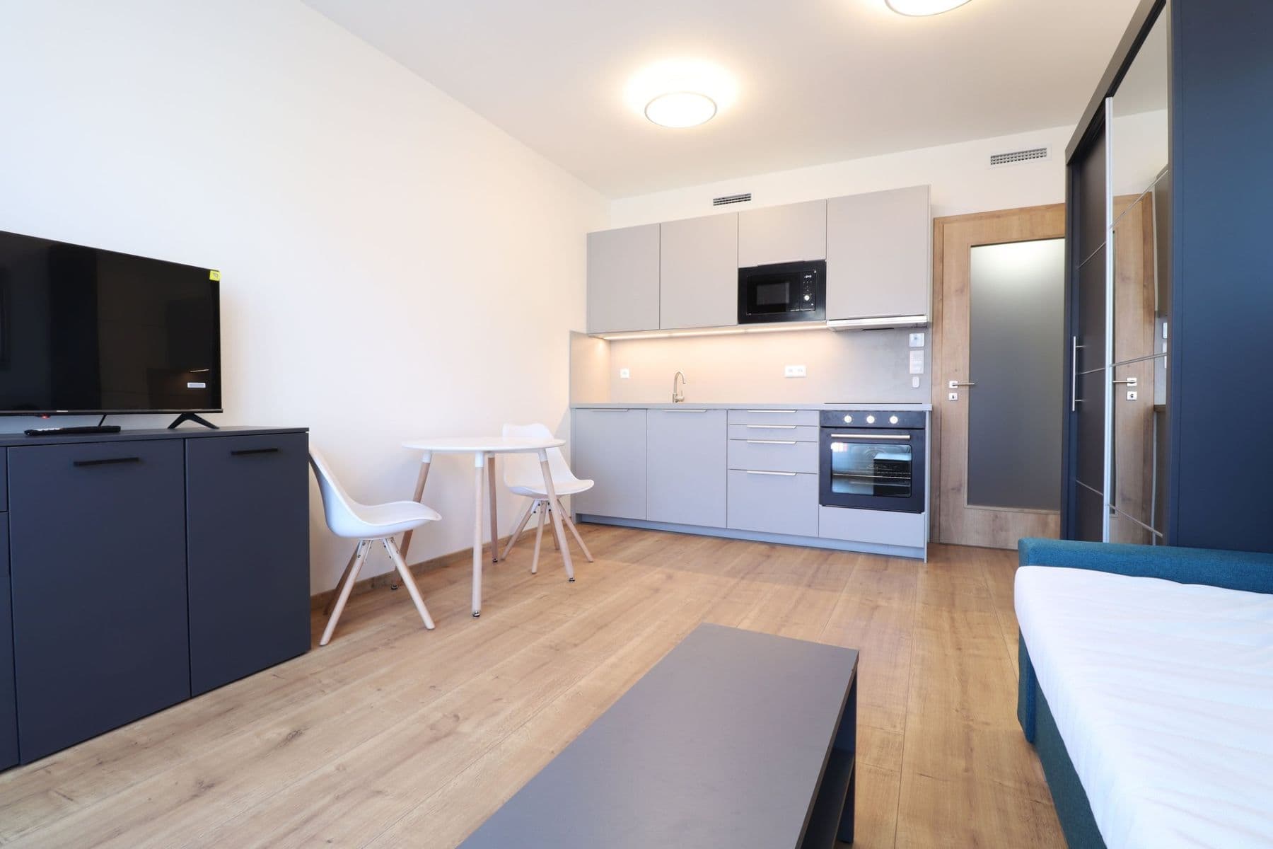 Pronájem bytu 1+kk 28 m², Stejnosměrná, Praha, Praha Pronájem bytu 1+kk 28 m², Stejnosměrná, Praha, Praha