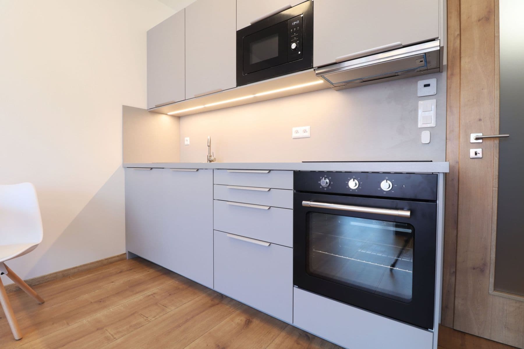 Pronájem bytu 1+kk 28 m², Stejnosměrná, Praha, Praha Pronájem bytu 1+kk 28 m², Stejnosměrná, Praha, Praha