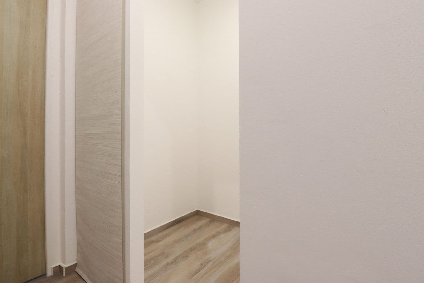 Pronájem bytu 2+1 53 m², Průběžná, Milovice, Středočeský kraj Pronájem bytu 2+1 53 m², Průběžná, Milovice, Středočeský kraj