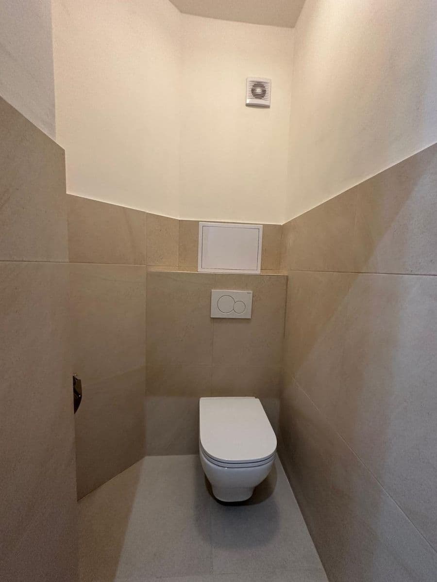 Pronájem bytu 64 m², K Zámku, Praha, Praha Pronájem bytu 64 m², K Zámku, Praha, Praha