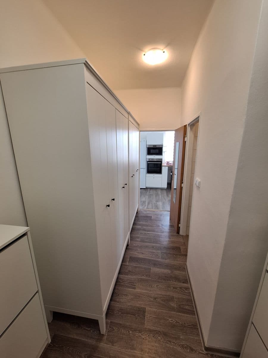 Pronájem bytu 1+1 40 m², Zámecký okruh, Opava, Moravskoslezský kraj Pronájem bytu 1+1 40 m², Zámecký okruh, Opava, Moravskoslezský kraj