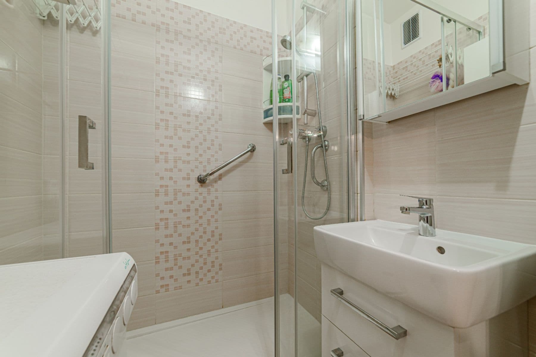 Pronájem bytu 2+1 56 m², náměstí Družby, Ostrava, Moravskoslezský kraj Pronájem bytu 2+1 56 m², náměstí Družby, Ostrava, Moravskoslezský kraj