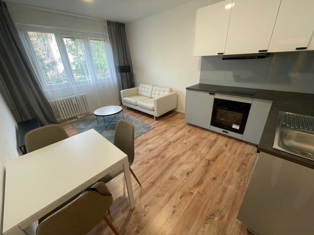 Pronájem bytu 2+kk 82 m², Železná, Ústí nad Labem, Ústecký kraj Pronájem bytu 2+kk 82 m², Železná, Ústí nad Labem, Ústecký kraj