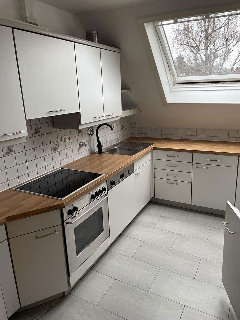 Pronájem bytu 1+1 13 m², Böcklerstrasse 46, Stuttgart, Bádensko-Württembersko Pronájem bytu 1+1 13 m², Böcklerstrasse 46, Stuttgart, Bádensko-Württembersko