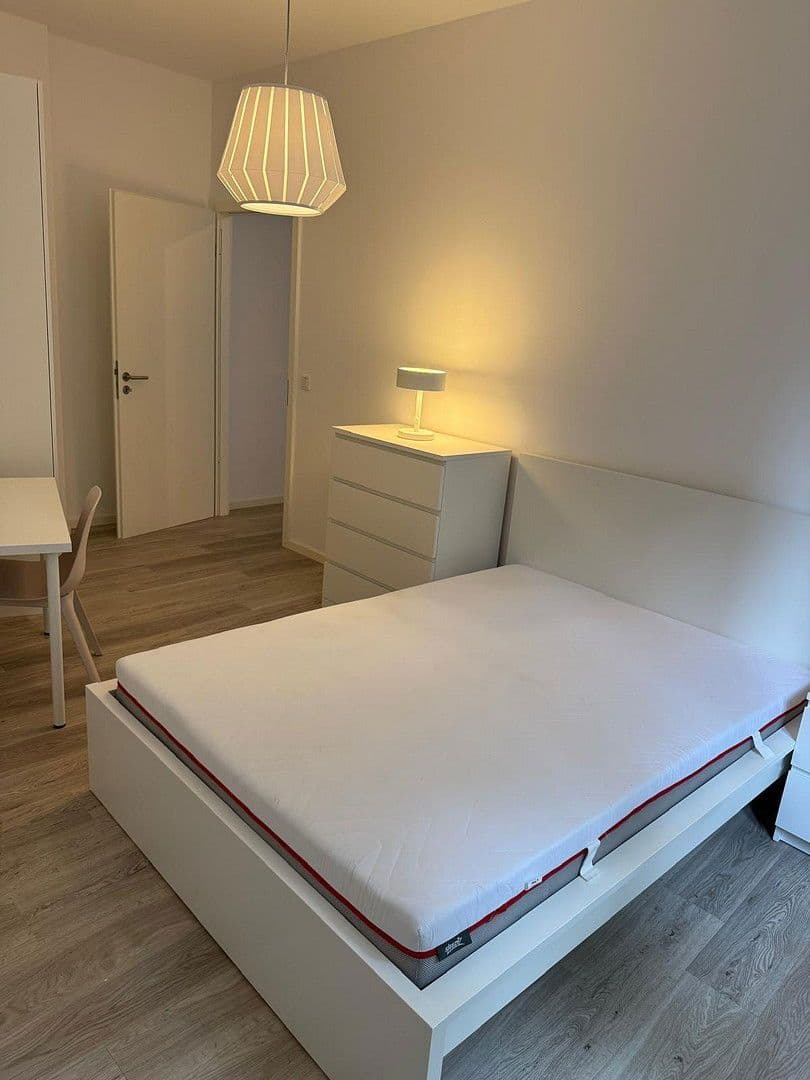 Pronájem bytu 2+1 42 m², Rauenthaler Str. 22, Wiesbaden, Hessen Pronájem bytu 2+1 42 m², Rauenthaler Str. 22, Wiesbaden, Hessen