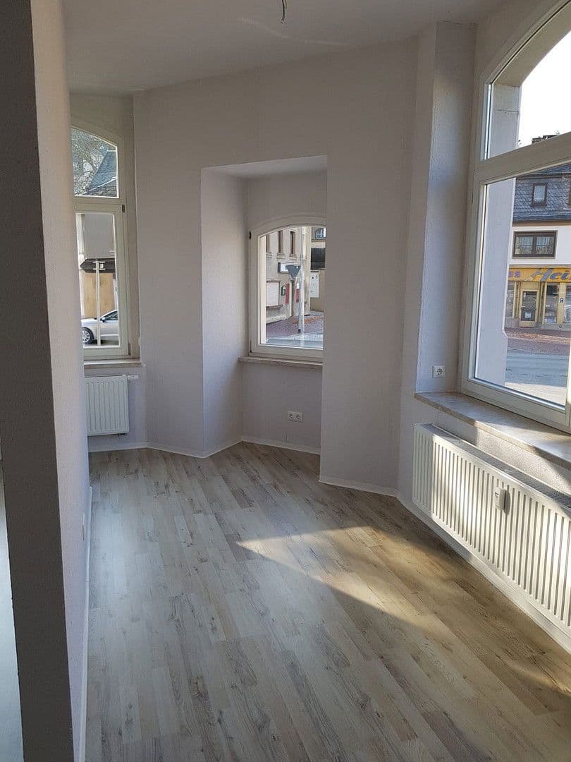 Pronájem bytu 3+1 85 m², Bahnhofstraße 2, Reichenbach, Sasko Pronájem bytu 3+1 85 m², Bahnhofstraße 2, Reichenbach, Sasko