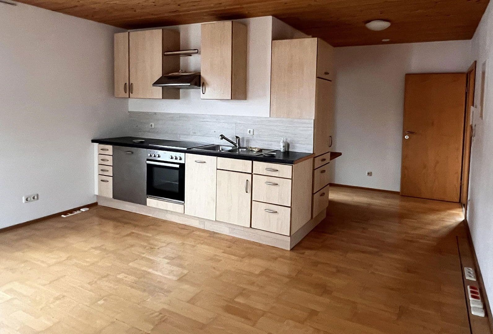 Prodej kanceláře 35 m², Irschenberg, Bavorsko Prodej kanceláře 35 m², Irschenberg, Bavorsko