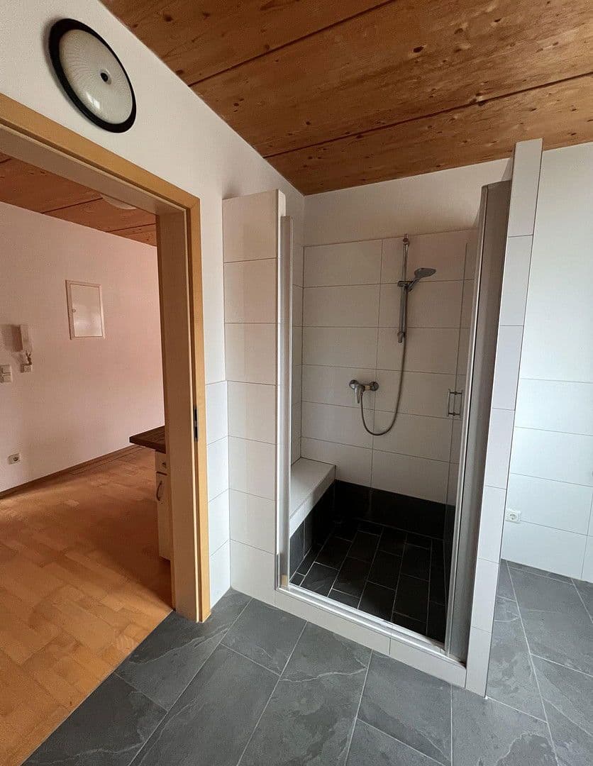 Prodej kanceláře 35 m², Irschenberg, Bavorsko Prodej kanceláře 35 m², Irschenberg, Bavorsko