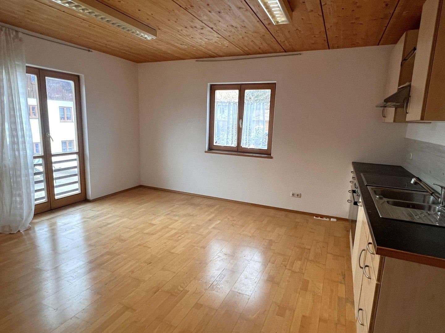 Prodej kanceláře 35 m², Irschenberg, Bavorsko Prodej kanceláře 35 m², Irschenberg, Bavorsko