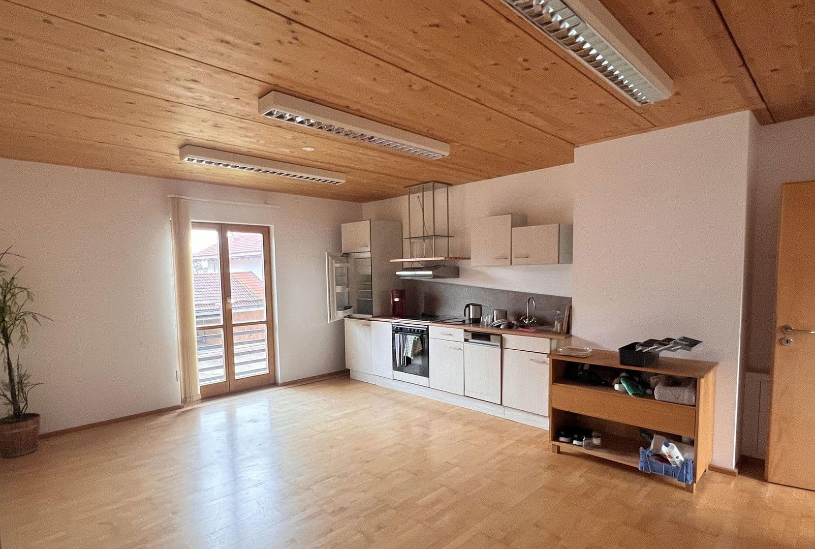 Prodej kanceláře 60 m², Irschenberg, Bavorsko Prodej kanceláře 60 m², Irschenberg, Bavorsko