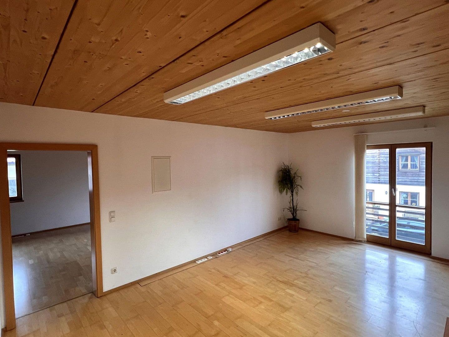 Prodej kanceláře 60 m², Irschenberg, Bavorsko Prodej kanceláře 60 m², Irschenberg, Bavorsko