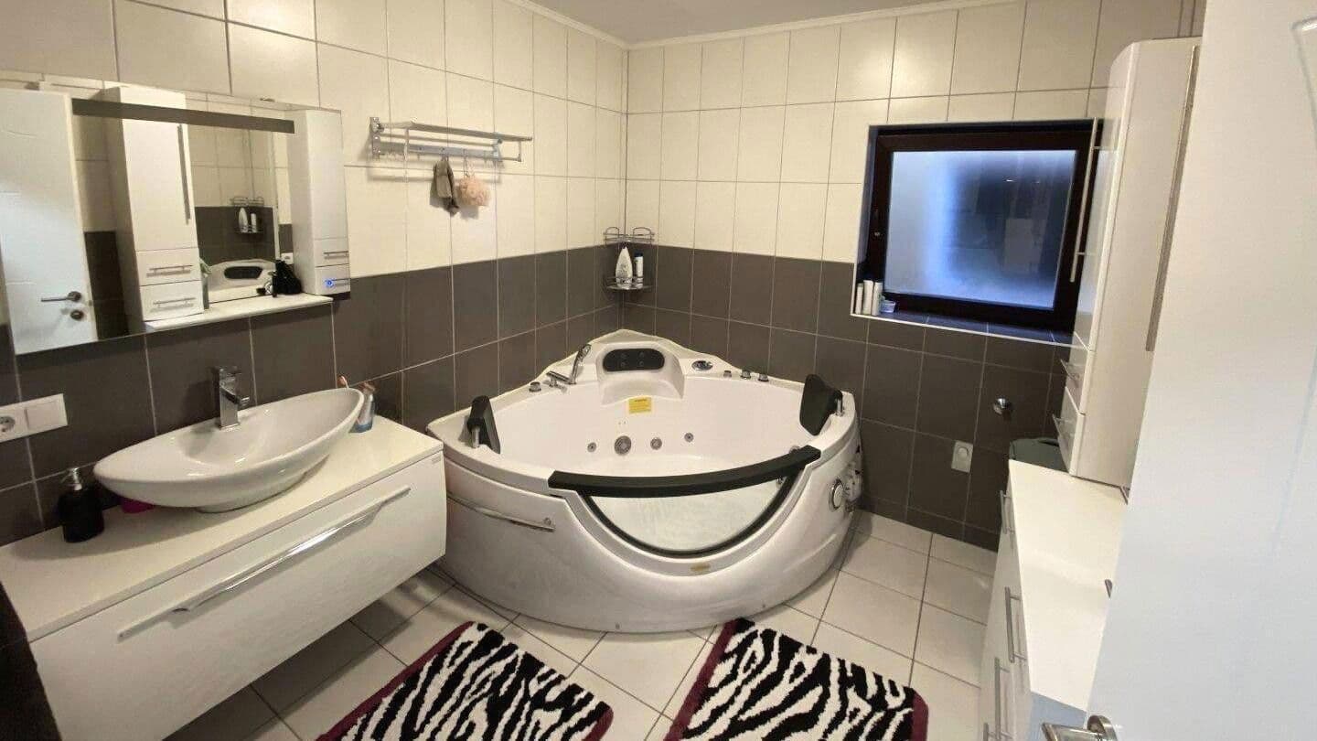 Prodej domu 240 m², pozemek 990 m², Schwarzach Im Pongau, Salcbursko Prodej domu 240 m², pozemek 990 m², Schwarzach Im Pongau, Salcbursko