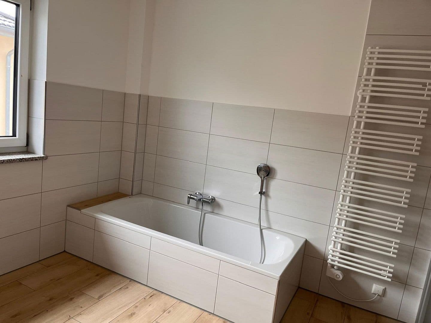 Pronájem bytu 3+1 99 m², Tulpenstr. 18a, Wackersdorf, Bavorsko Pronájem bytu 3+1 99 m², Tulpenstr. 18a, Wackersdorf, Bavorsko