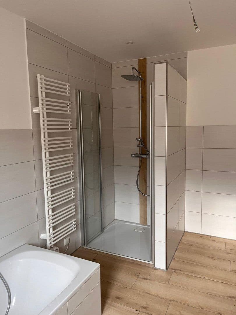 Pronájem bytu 3+1 99 m², Tulpenstr. 18a, Wackersdorf, Bavorsko Pronájem bytu 3+1 99 m², Tulpenstr. 18a, Wackersdorf, Bavorsko