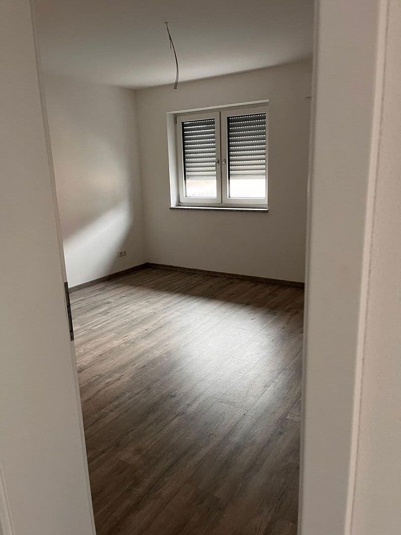 Pronájem bytu 3+1 99 m², Tulpenstr. 18a, Wackersdorf, Bavorsko Pronájem bytu 3+1 99 m², Tulpenstr. 18a, Wackersdorf, Bavorsko