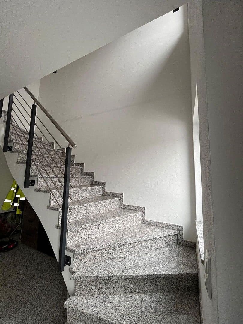 Pronájem bytu 3+1 99 m², Tulpenstr. 18a, Wackersdorf, Bavorsko Pronájem bytu 3+1 99 m², Tulpenstr. 18a, Wackersdorf, Bavorsko