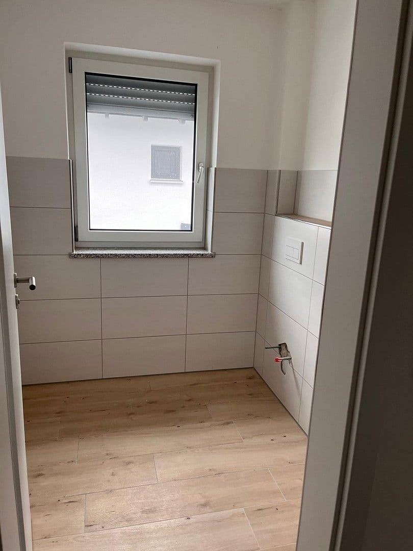Pronájem bytu 3+1 99 m², Tulpenstr. 18a, Wackersdorf, Bavorsko Pronájem bytu 3+1 99 m², Tulpenstr. 18a, Wackersdorf, Bavorsko