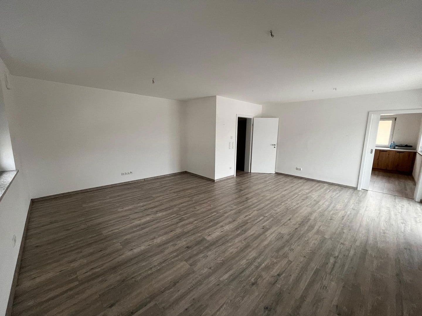 Pronájem bytu 3+1 99 m², Tulpenstr. 18a, Wackersdorf, Bavorsko Pronájem bytu 3+1 99 m², Tulpenstr. 18a, Wackersdorf, Bavorsko