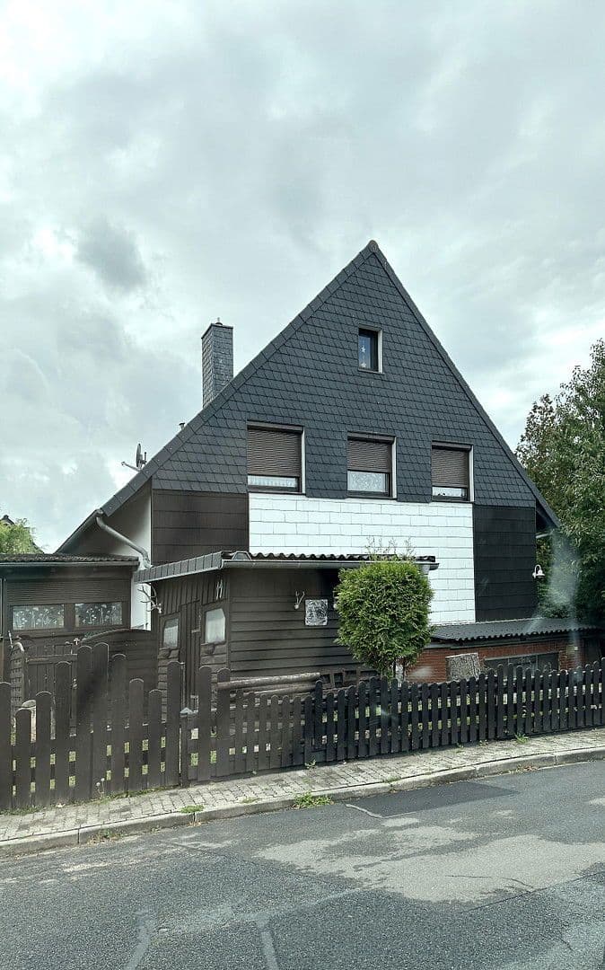 Prodej domu 208 m², pozemek 1.000 m², Lehrte, Dolní Sasko Prodej domu 208 m², pozemek 1.000 m², Lehrte, Dolní Sasko