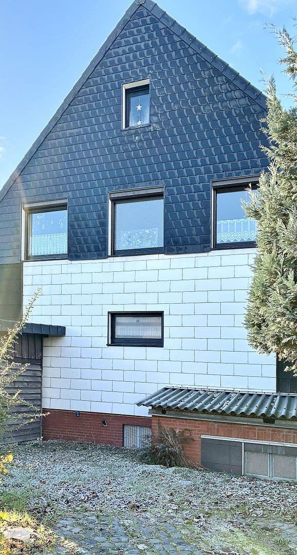 Prodej domu 208 m², pozemek 1.000 m², Lehrte, Dolní Sasko Prodej domu 208 m², pozemek 1.000 m², Lehrte, Dolní Sasko