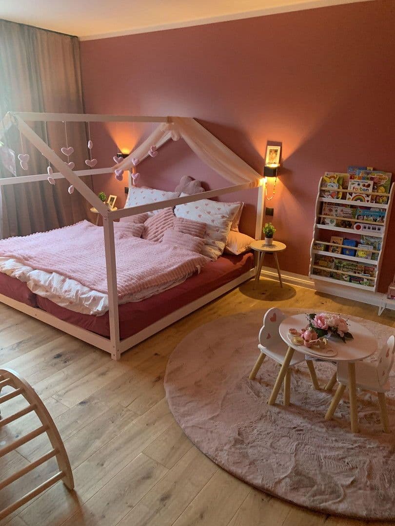 Prodej bytu 3+1 87 m², Berlin, Berlín Prodej bytu 3+1 87 m², Berlin, Berlín