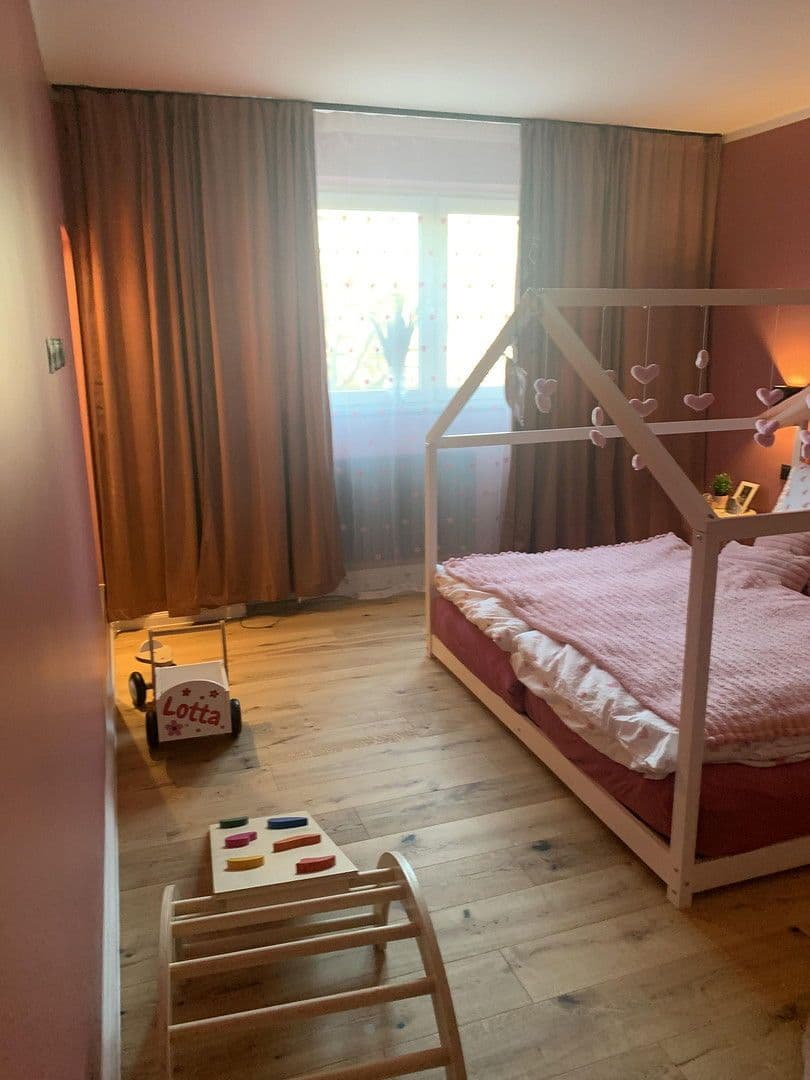 Prodej bytu 3+1 87 m², Berlin, Berlín Prodej bytu 3+1 87 m², Berlin, Berlín