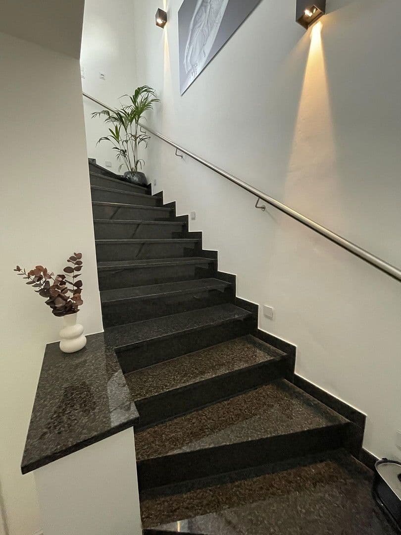 Pronájem bytu 4+1 142 m², Bad Vilbel, Hessen Pronájem bytu 4+1 142 m², Bad Vilbel, Hessen