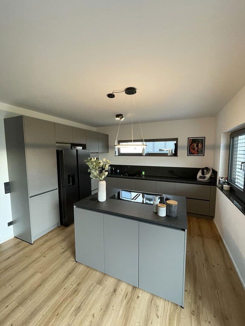 Pronájem bytu 4+1 142 m², Bad Vilbel, Hessen Pronájem bytu 4+1 142 m², Bad Vilbel, Hessen